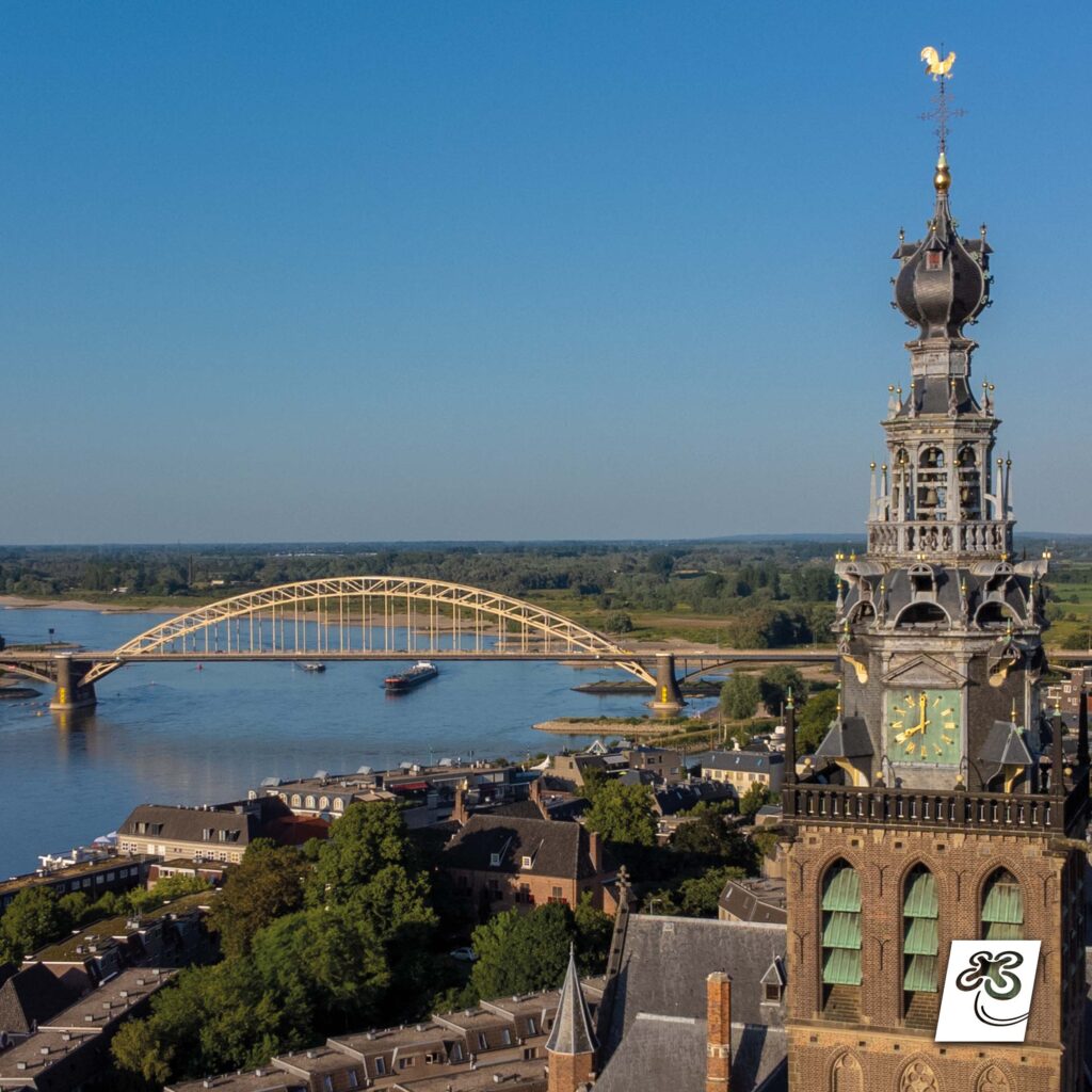 De Sint Stevenskerk Nijmegen, De Waalbrug Nijmegen, DroneVista